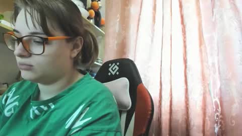 seductive_she_wolf online show from 9, 3, 2026