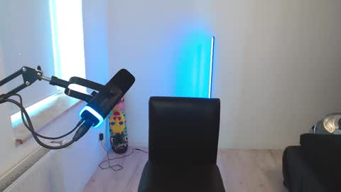 Snapshot of seductivebitxh chatting on 15, 9, 2025 May online show from 15, 9, 2025