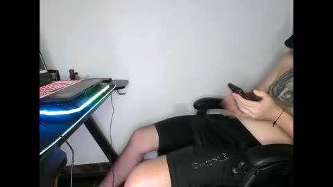 Snapshot of seduxionduo chatting on 4, 12, 2025 seduxionduo online show from 4, 12, 2025