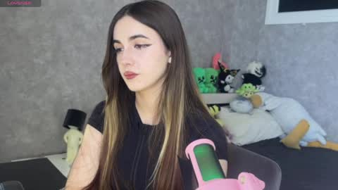 Snapshot of seeeyoubaby chatting on 12, 5, 2026 Slavia online show from 12, 5, 2026