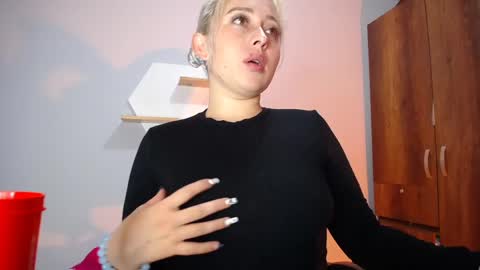 Yeyis  online show from 9, 1, 2025