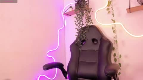 Selena online show from 15, 4, 2026