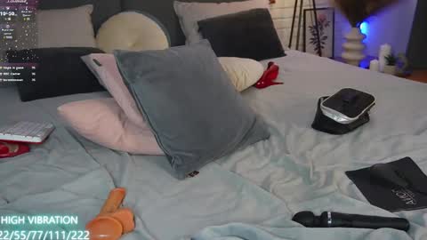 Selena Lily online show from 10, 3, 2025