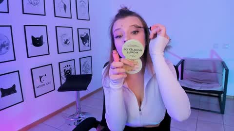 Selena ntmy online show from 18, 1, 2025