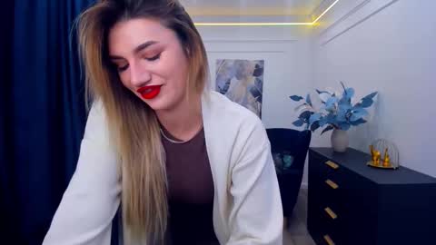 Snapshot of selenaemoore chatting on 18, 9, 2025 selenaemoore online show from 18, 9, 2025