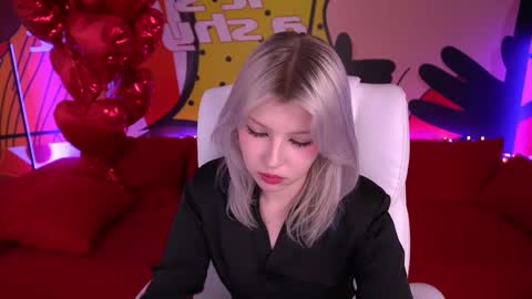 selenairis online show from 10, 3, 2025