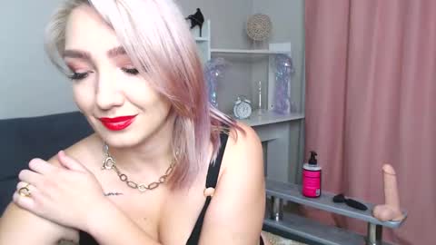 Snapshot of selenallen chatting on 29, 11, 2025 Selena online show from 29, 11, 2025