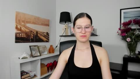 s e l e n a online show from 14, 5, 2026