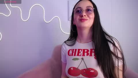 Snapshot of selene_swee chatting on 9, 7, 2026 selene_swee online show from 9, 7, 2026