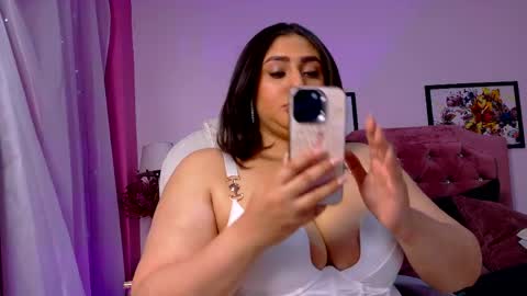 Snapshot of selenee23 chatting on 28, 5, 2026 Selenee online show from 28, 5, 2026