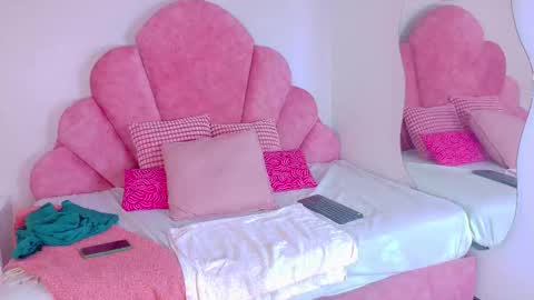 SELENE GIBSON online show from 6, 2, 2026