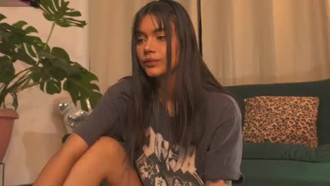 Snapshot of selenevaughan chatting on 31, 5, 2026 Selene online show from 31, 5, 2026