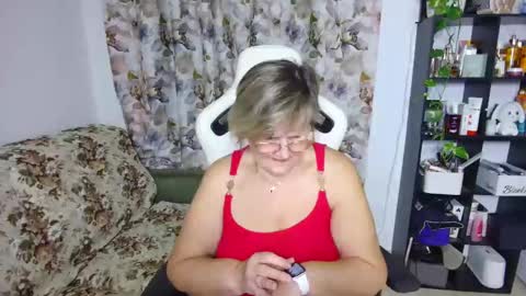 Snapshot of selenna57 chatting on 4, 1, 2025 Selenna online show from 4, 1, 2025