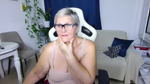 Selenna online show from 1, 2, 2026