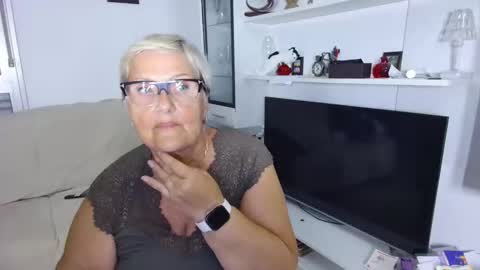 Selenna online show from 7, 6, 2026