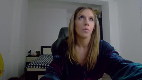 Snapshot of sellena_angels chatting on 22, 2, 2026 sellena_angels online show from 22, 2, 2026