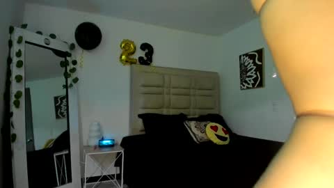 Snapshot of selyn_ chatting on 16, 10, 2025 Selyn online show from 16, 10, 2025
