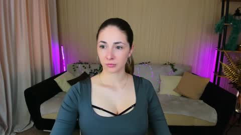 sensitiveheartt online show from 9, 9, 2025