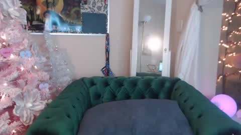 V online show from 2, 2, 2025