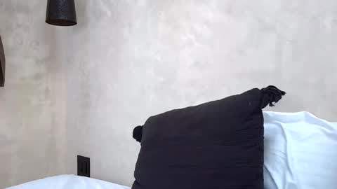 Snapshot of sensualalien chatting on 18, 10, 2025 Cam online show from 18, 10, 2025