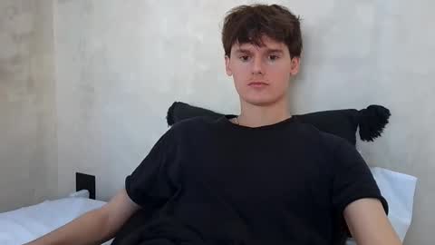 Snapshot of sensualalien chatting on 20, 10, 2025 Cam online show from 20, 10, 2025