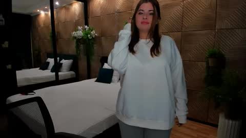 Becca online show from 17, 10, 2025