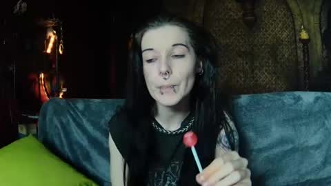 Snapshot of seraphinmunster chatting on 7, 2, 2026 Seraphin Munster online show from 7, 2, 2026