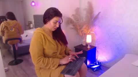 Snapshot of serena_houstonn chatting on 24, 6, 2026 Serena online show from 24, 6, 2026