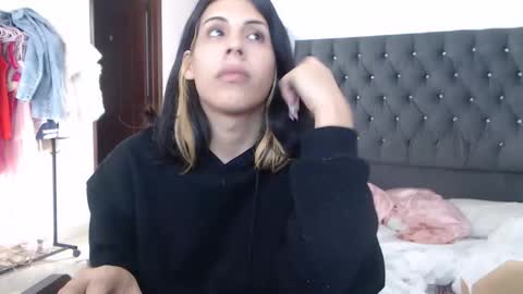 sararoussee online show from 13, 3, 2026