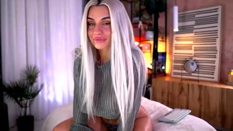 Serene Sophiex online show from 2, 2, 2026