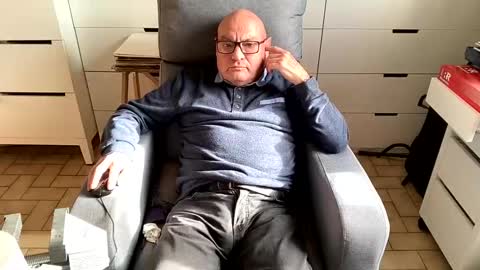 serge8413 online show from 2, 1, 2025