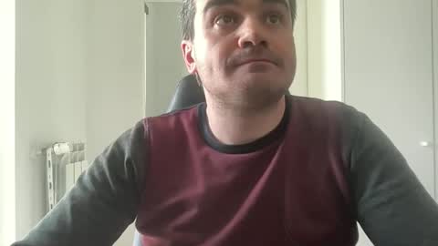 Snapshot of sergiolino941 chatting on 15, 3, 2026 euoph-oigres online show from 15, 3, 2026