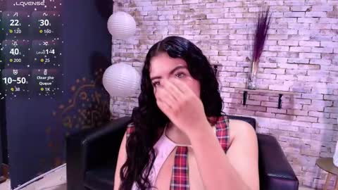 Snapshot of seven_blue chatting on 18, 12, 2025 seven_blue online show from 18, 12, 2025