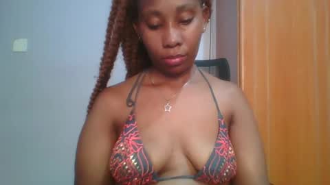 Snapshot of sexie_curvie chatting on 6, 2, 2025 Maggie online show from 6, 2, 2025