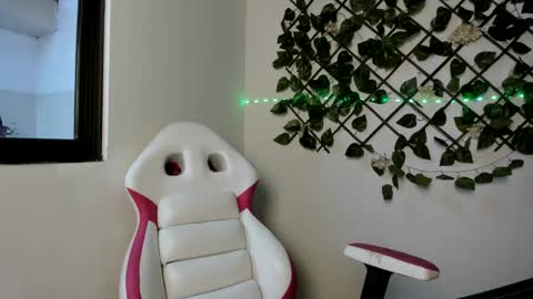 Snapshot of sexual_addiction chatting on 10, 2, 2025 SARA online show from 10, 2, 2025