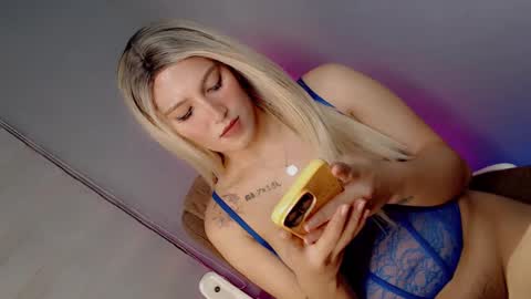Snapshot of sexual_desire22 chatting on 3, 2, 2025 Britney Allen online show from 3, 2, 2025
