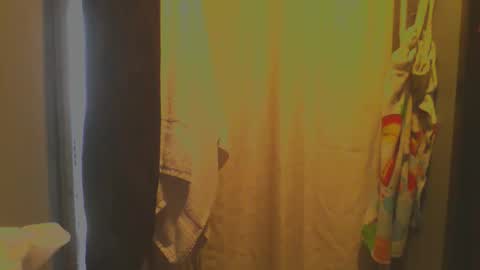 Snapshot of sexxileeah42o chatting on 7, 6, 2026 Leeah CloudZzz online show from 7, 6, 2026