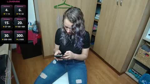 Snapshot of sexxxycrystali chatting on 10, 9, 2025 sexxxycrystali online show from 10, 9, 2025