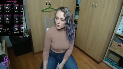 Snapshot of sexxxycrystali chatting on 12, 9, 2025 sexxxycrystali online show from 12, 9, 2025