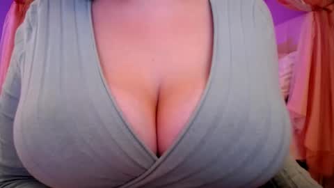 Snapshot of sexxxyprincess chatting on 27, 9, 2025 Princess online show from 27, 9, 2025