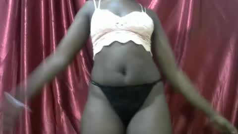 Snapshot of sexxy_veee chatting on 8, 10, 2025 sexxy_veee online show from 8, 10, 2025