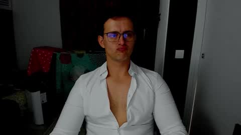 Sexxymuscles4U online show from 22, 10, 2025