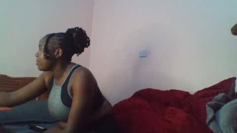 Snapshot of sexxypie7 chatting on 14, 12, 2025 sexxypie7 online show from 14, 12, 2025