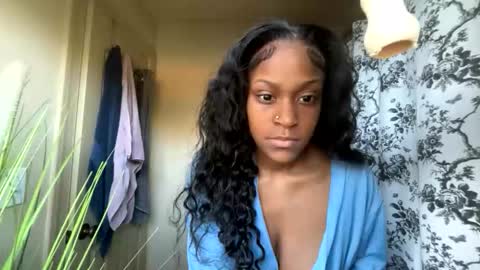 sexxyynini online show from 25, 3, 2026