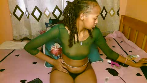 Snapshot of sexy_bluegirl chatting on 10, 3, 2025 sexy_bluegirl online show from 10, 3, 2025