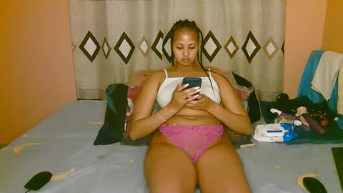 Snapshot of sexy_bluegirl chatting on 15, 9, 2025 sexy_bluegirl online show from 15, 9, 2025