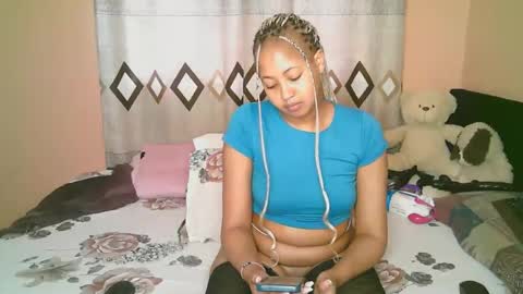 sexy_bluegirl online show from 14, 11, 2025