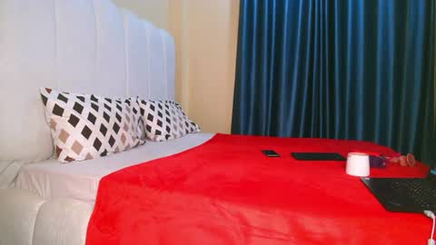 Snapshot of sexy_cici2 chatting on 13, 7, 2026 foxxy sweets online show from 13, 7, 2026