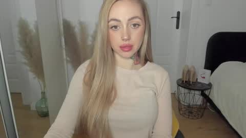 Snapshot of sexy_coralie chatting on 19, 2, 2025 C o r a l i e online show from 19, 2, 2025