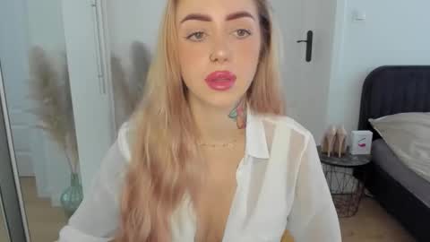 Snapshot of sexy_coralie chatting on 12, 9, 2025 C o r a l i e online show from 12, 9, 2025